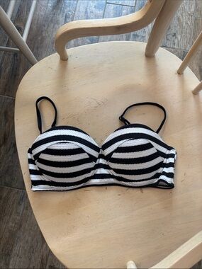 Striped Black & White underwire bikini top